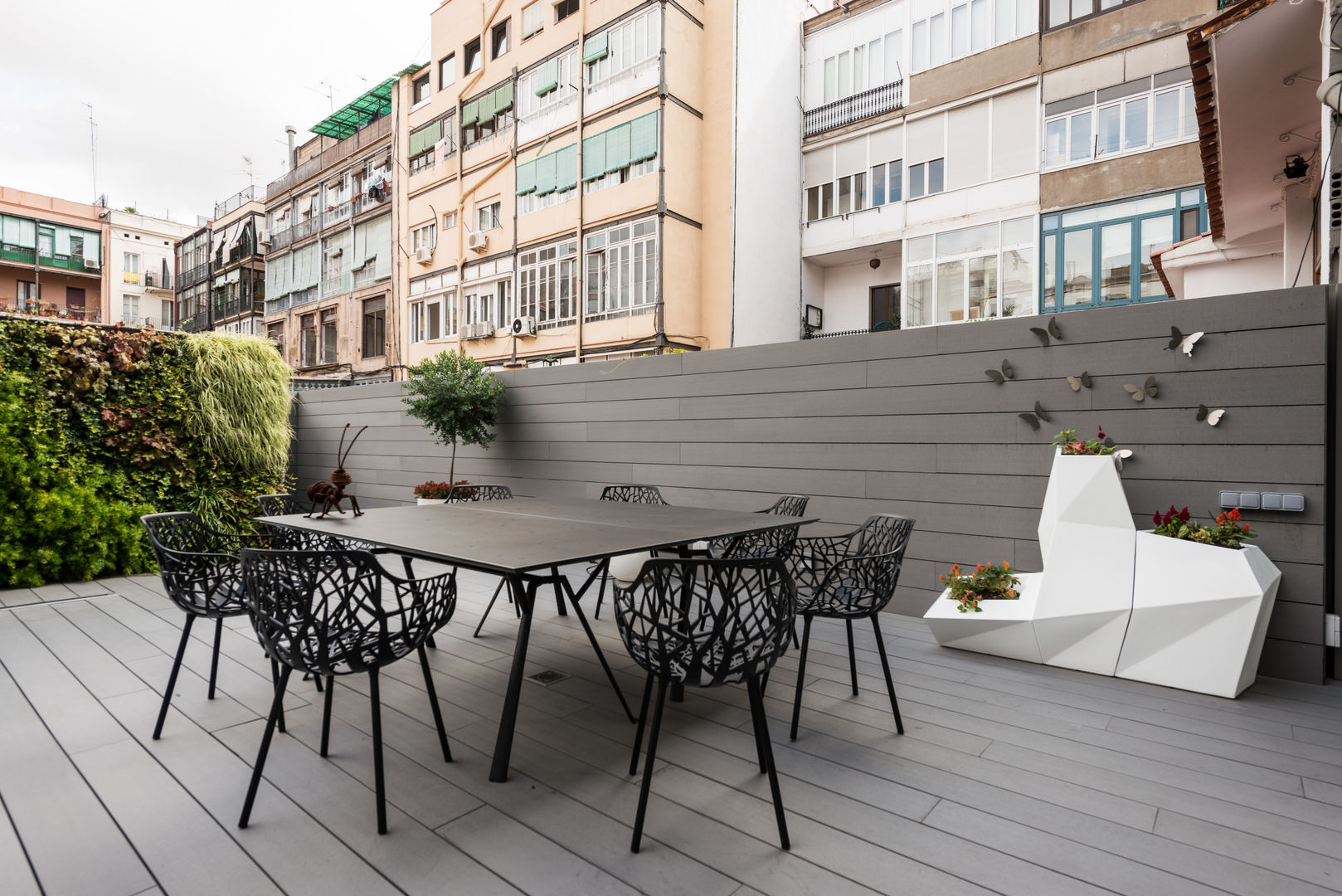 Patio | Reforma Bruc | Standal homify Balcones y terrazas de estilo moderno
