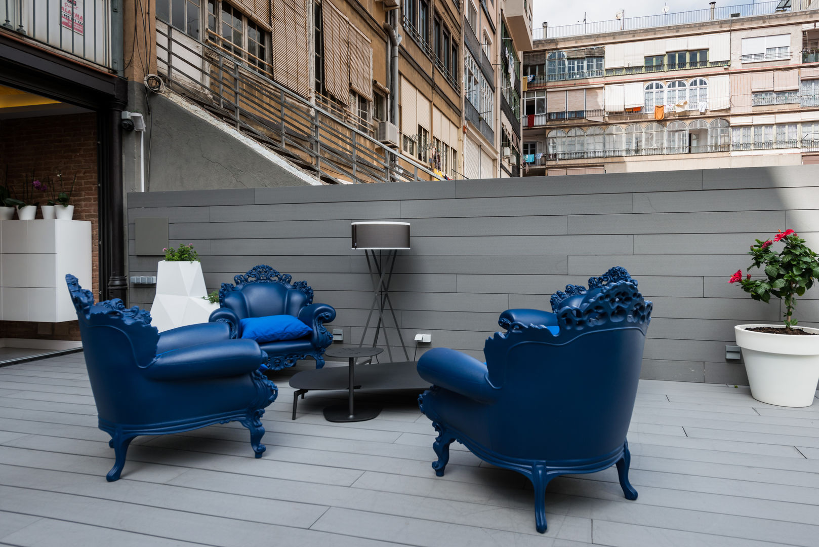 Patio | Reforma Bruc | Standal homify Balcones y terrazas de estilo moderno Mobiliario