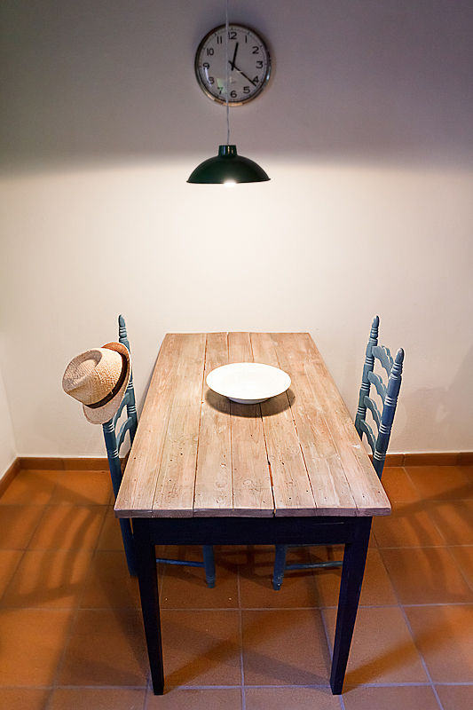 Muebles de cocina, Miulas Mobles Miulas Mobles Rustykalna kuchnia Drewno O efekcie drewna Stoły i krzesła