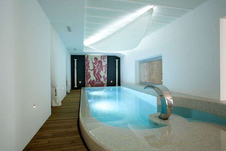 Un vecchio convento ristrutturato, DF Design DF Design Modern pool