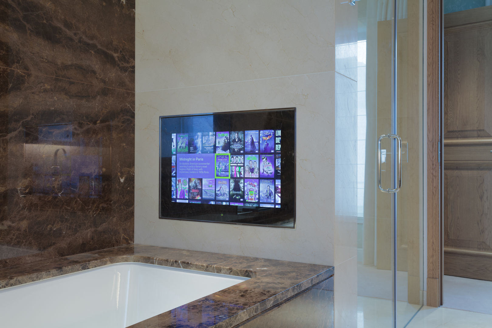 Bathroom TV London Residential AV Solutions Ltd Baños modernos