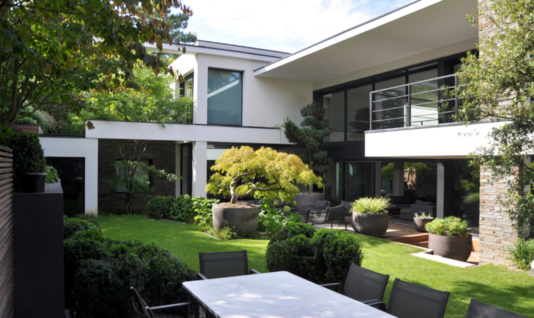 homify Modern Garden