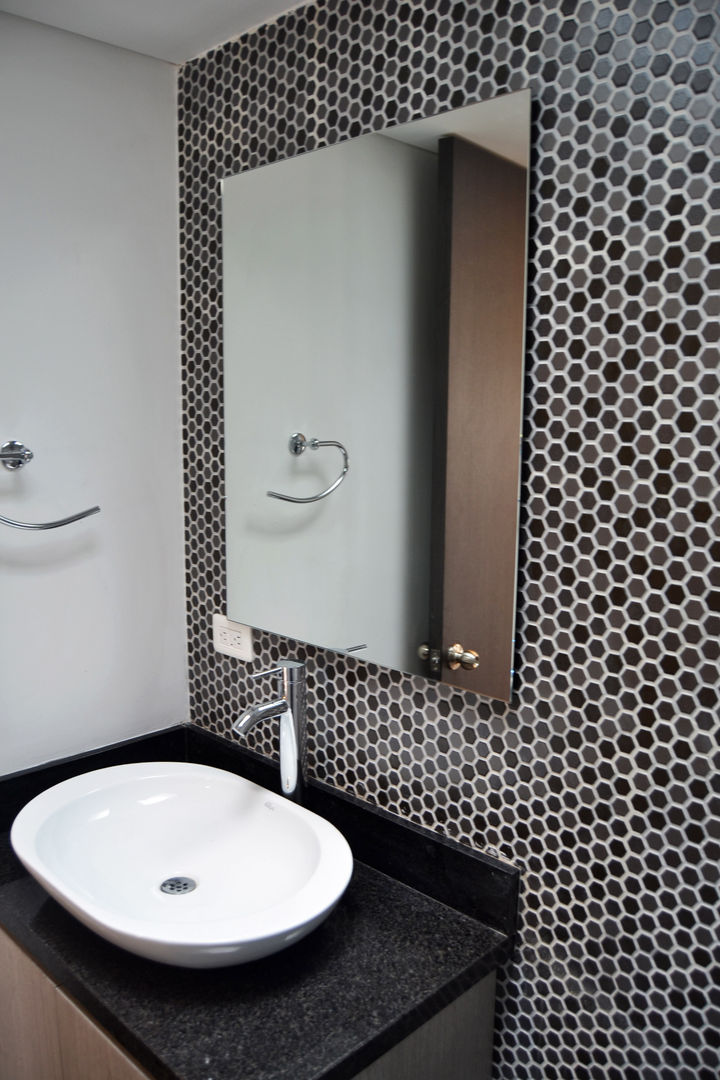 APARTAMENTO 104, ESTUDIO DUSSAN ESTUDIO DUSSAN Minimalist style bathrooms