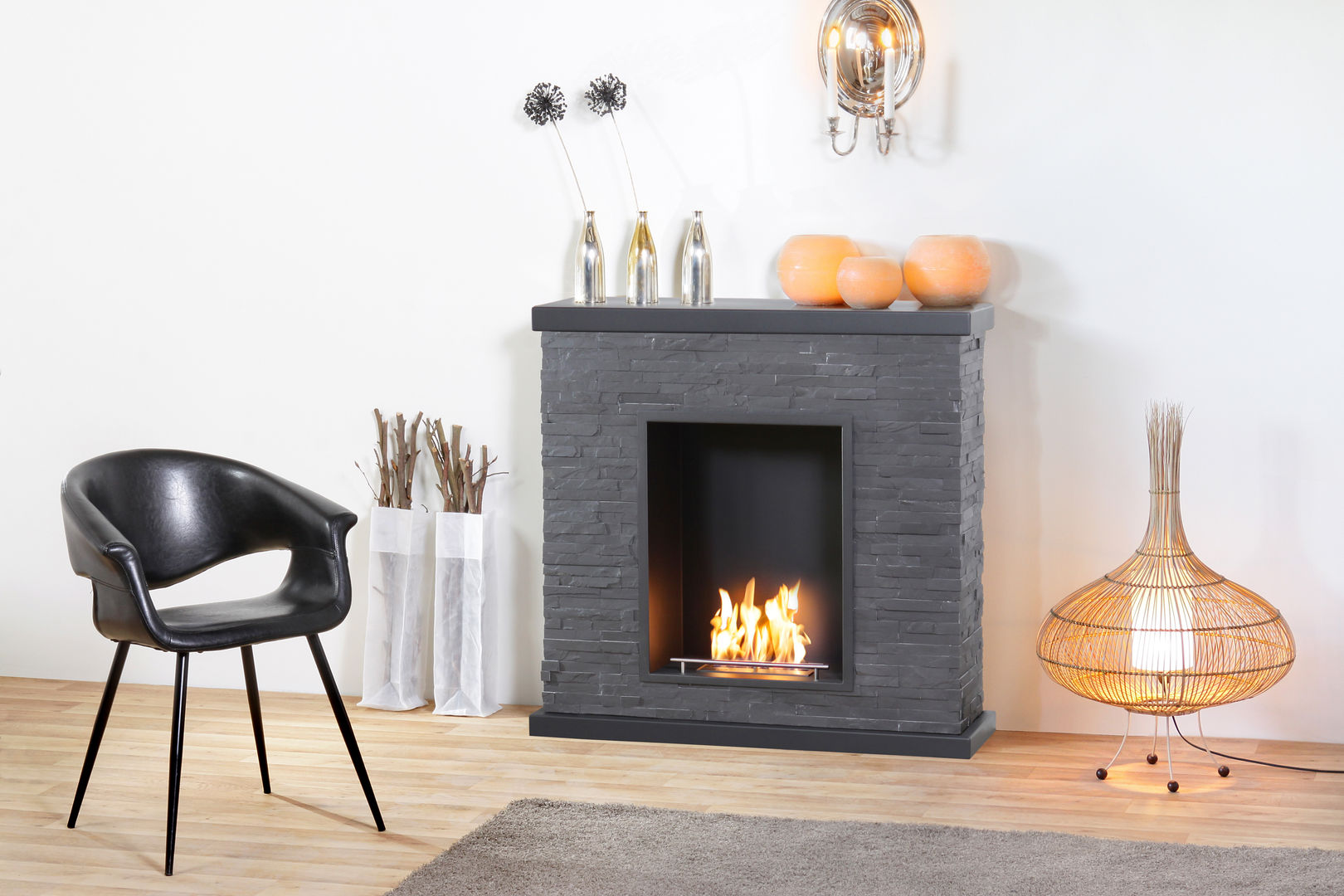 Ardesio, muenkel design - Elektrokamine aus Großentaft muenkel design - Elektrokamine aus Großentaft Livings modernos: Ideas, imágenes y decoración Chimeneas y accesorios