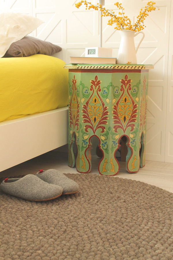 Noretnic, dar amïna dar amïna Mediterranean style bedroom Bedside tables