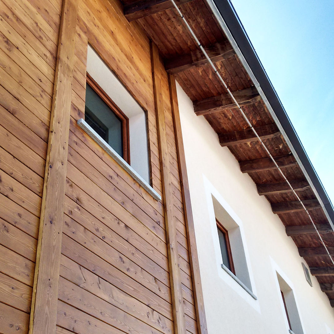 Riqualificazione energetica edificio pubblico - riduzione dei consumi del 70%, AHORA ARCHITETTURA AHORA ARCHITETTURA Country style house Wood Wood effect