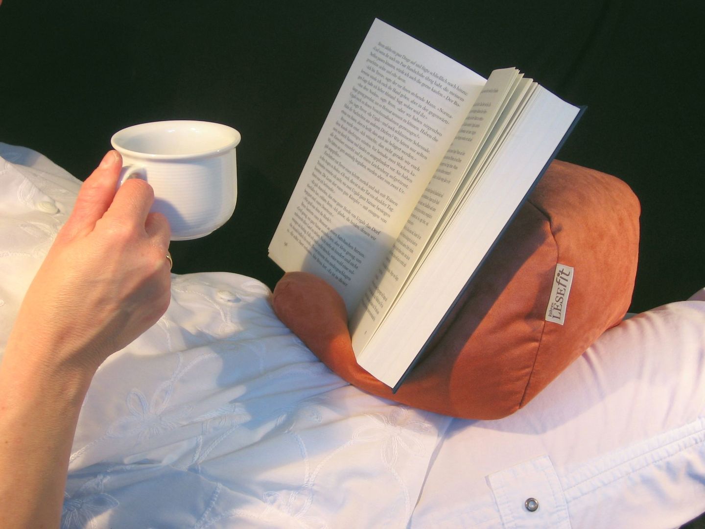 Tablet-Kissen Lesekissen - LESEfit soft, der echte Sitzsack für Buch & e-Book-Reader, antirutsch elastan-frei für Bett & Couch / terracotta, RÖHREN WOHNideen RÖHREN WOHNideen Wiejska sypialnia Akcesoria i dekoracje