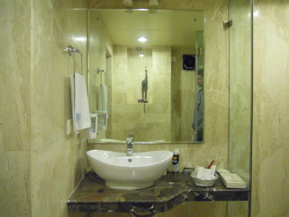 Agrawal, MAVERICK Architects MAVERICK Architects Modern Banyo