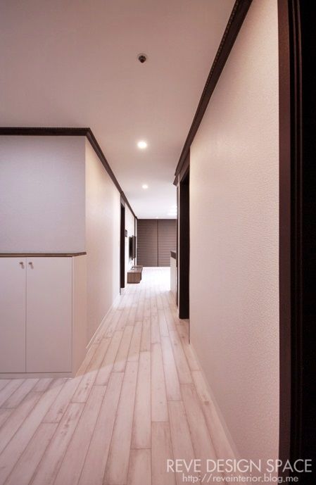동탄아파트인테리어 능동 푸른마을두산위브 30평 인테리어, 디자인스튜디오 레브 디자인스튜디오 레브 Koridor & Tangga Modern