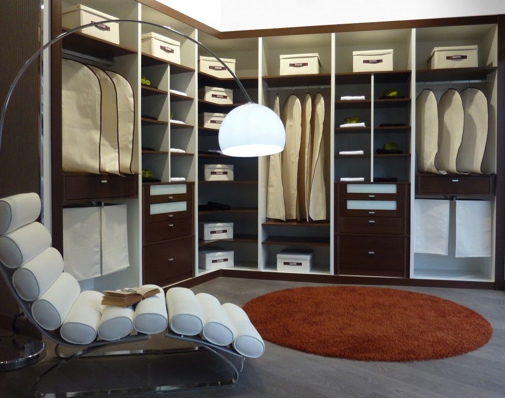 VESTIDORES, VETTA GRUPO VETTA GRUPO Modern style dressing rooms Wood Wood effect Wardrobes & drawers