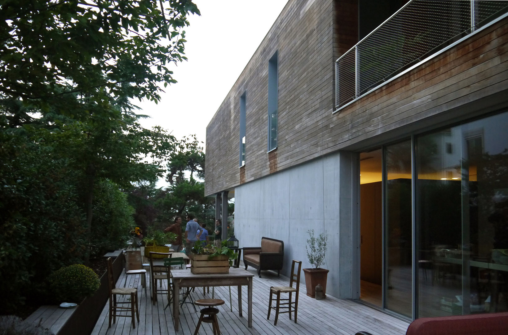 Casa NB, 02.aa architetti associati 02.aa architetti associati minimalist style balcony, porch & terrace
