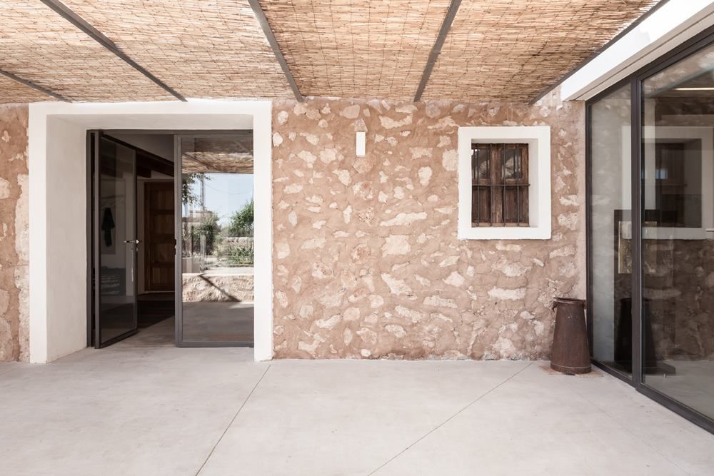 CAN VALLS, munarq munarq Rustic style house