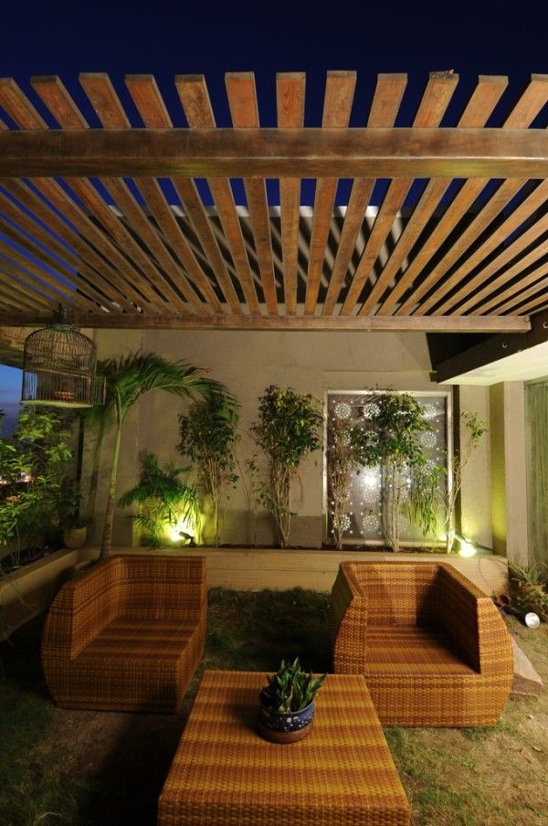 LIVING WITH NATURE, Archana Shah & Associates Archana Shah & Associates Balcon, Veranda & Terrasse modernes