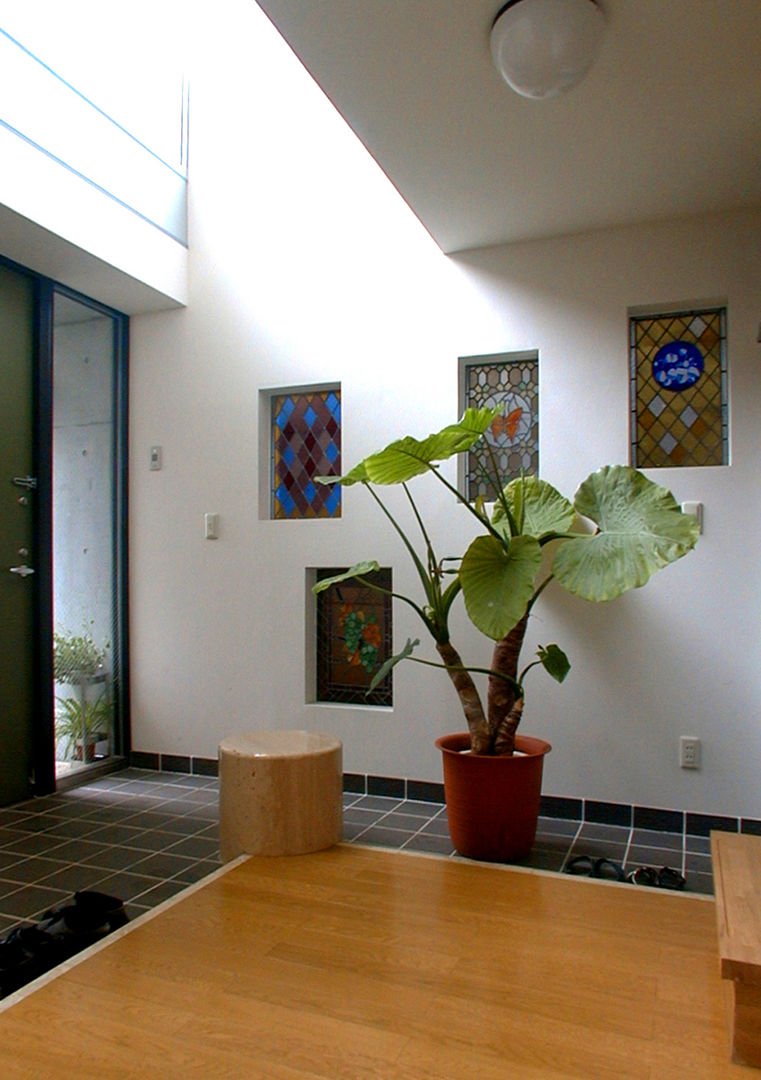 旗竿敷地のな家 ユミラ建築設計室 モダンスタイルの 玄関&廊下&階段