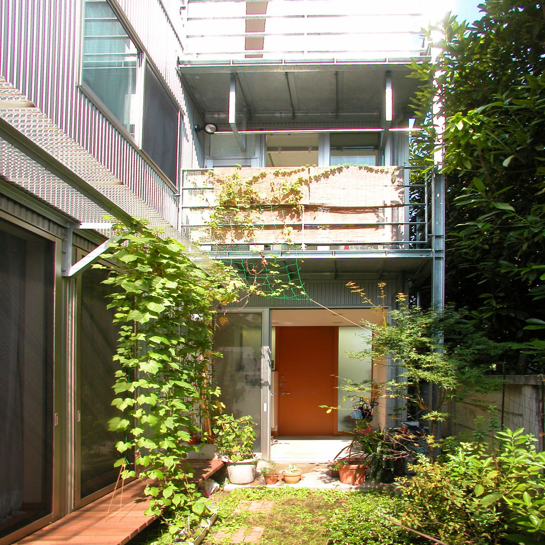 通り土間の家, ユミラ建築設計室 ユミラ建築設計室 Modern balcony, veranda & terrace