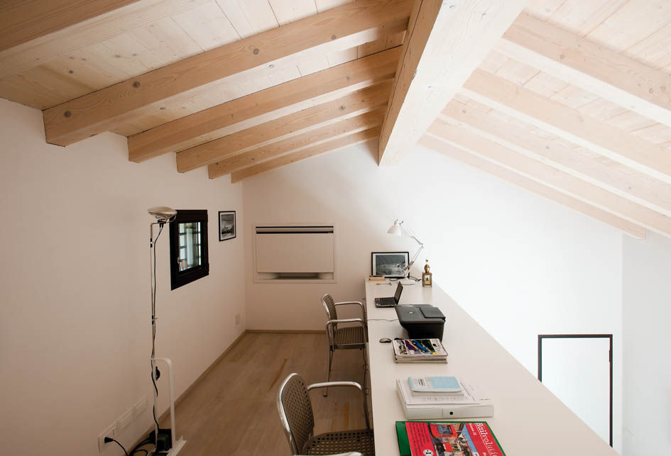 Casa in collina, Benedini & Partners Benedini & Partners Modern Study Room and Home Office