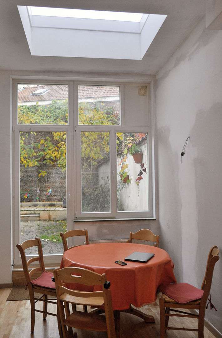 Extension d'une maison unifamiliale à Ixelles, Responsible Young Architects sprl Responsible Young Architects sprl Modern style kitchen Wood Wood effect