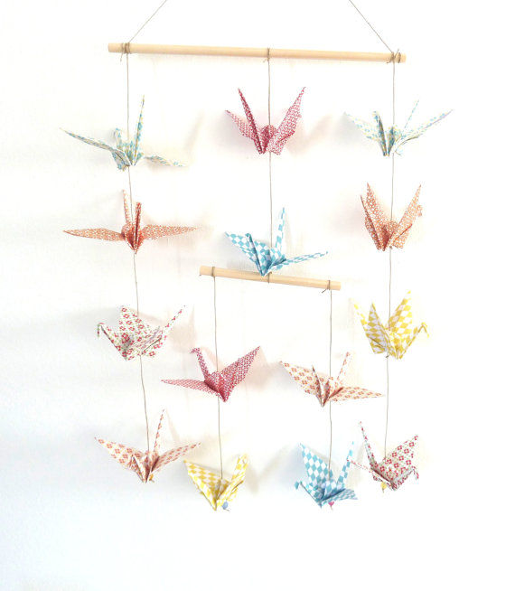 Mobile en origami 14 grues, Papierelief Papierelief Nursery/kid’s room Accessories & decoration