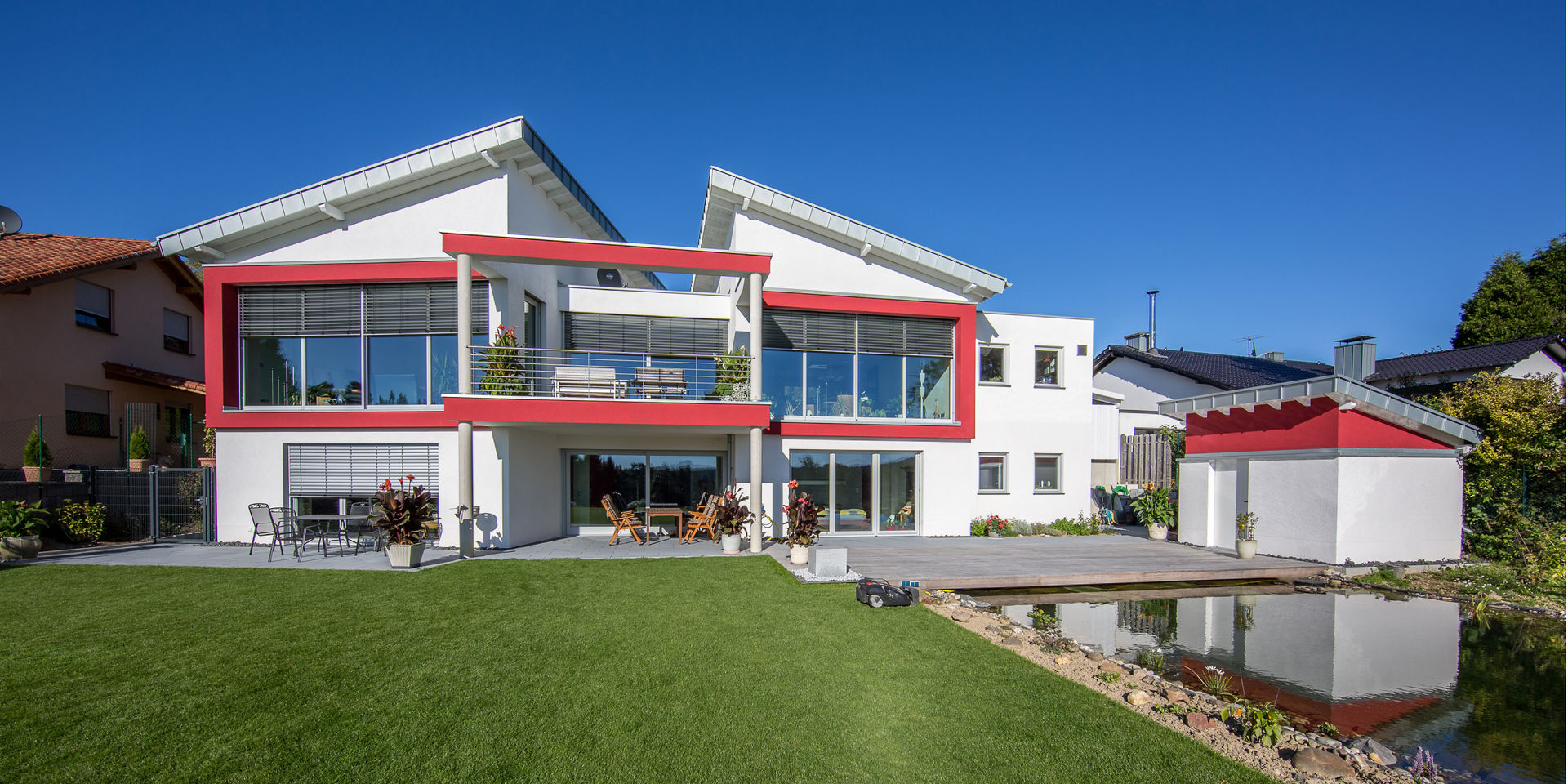 Modernes Einfamilienhaus in Dorfrandlage am Südhang, aaw Architektenbüro Arno Weirich aaw Architektenbüro Arno Weirich Nhà