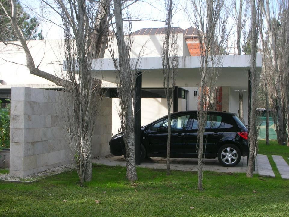 Obra en Saint Thomas, lapassetarquitectos lapassetarquitectos Modern garage/shed