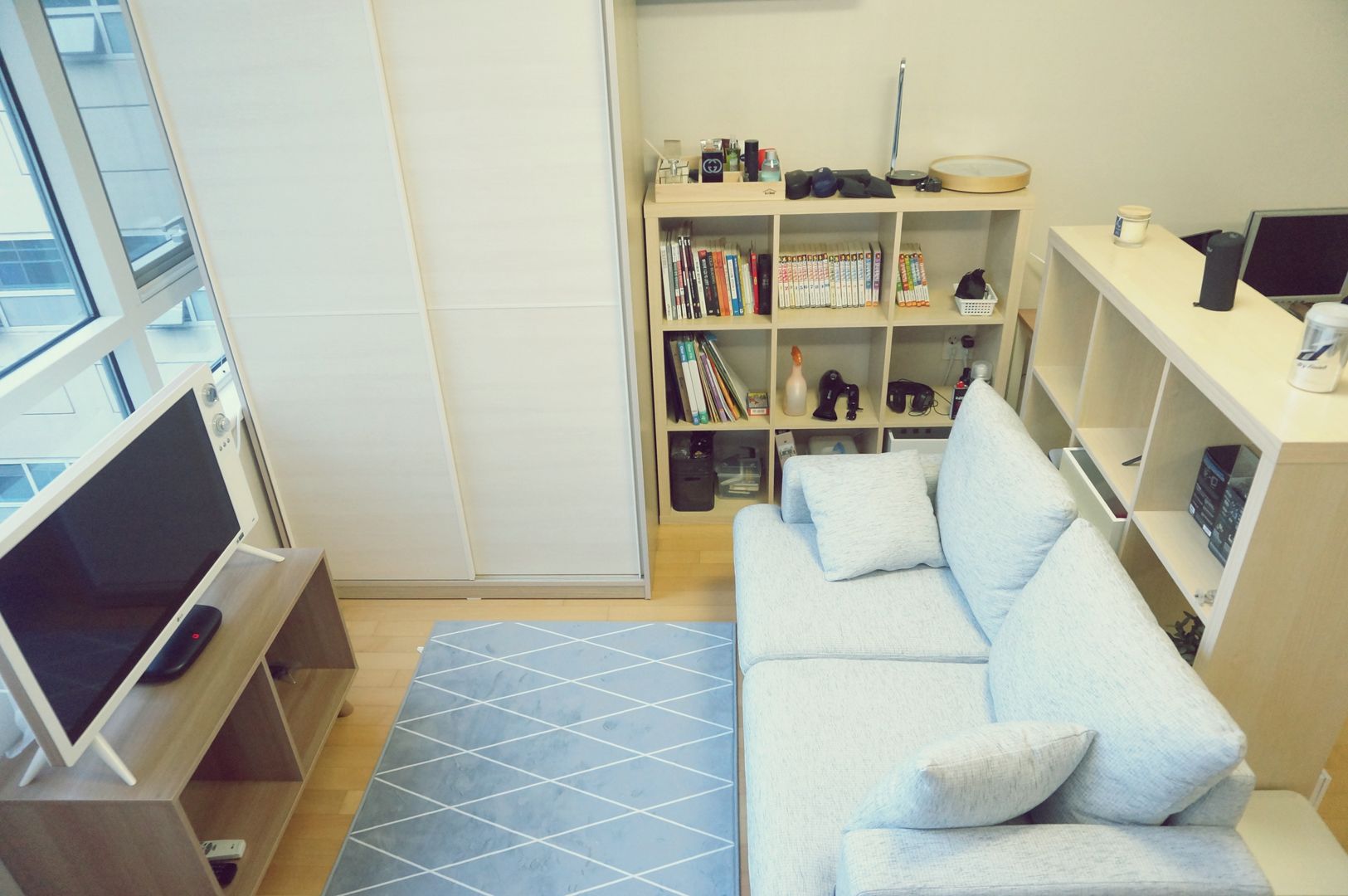 싱글남 홈스타일링, 원룸 인테리어 , homelatte homelatte Skandinavische Wohnzimmer