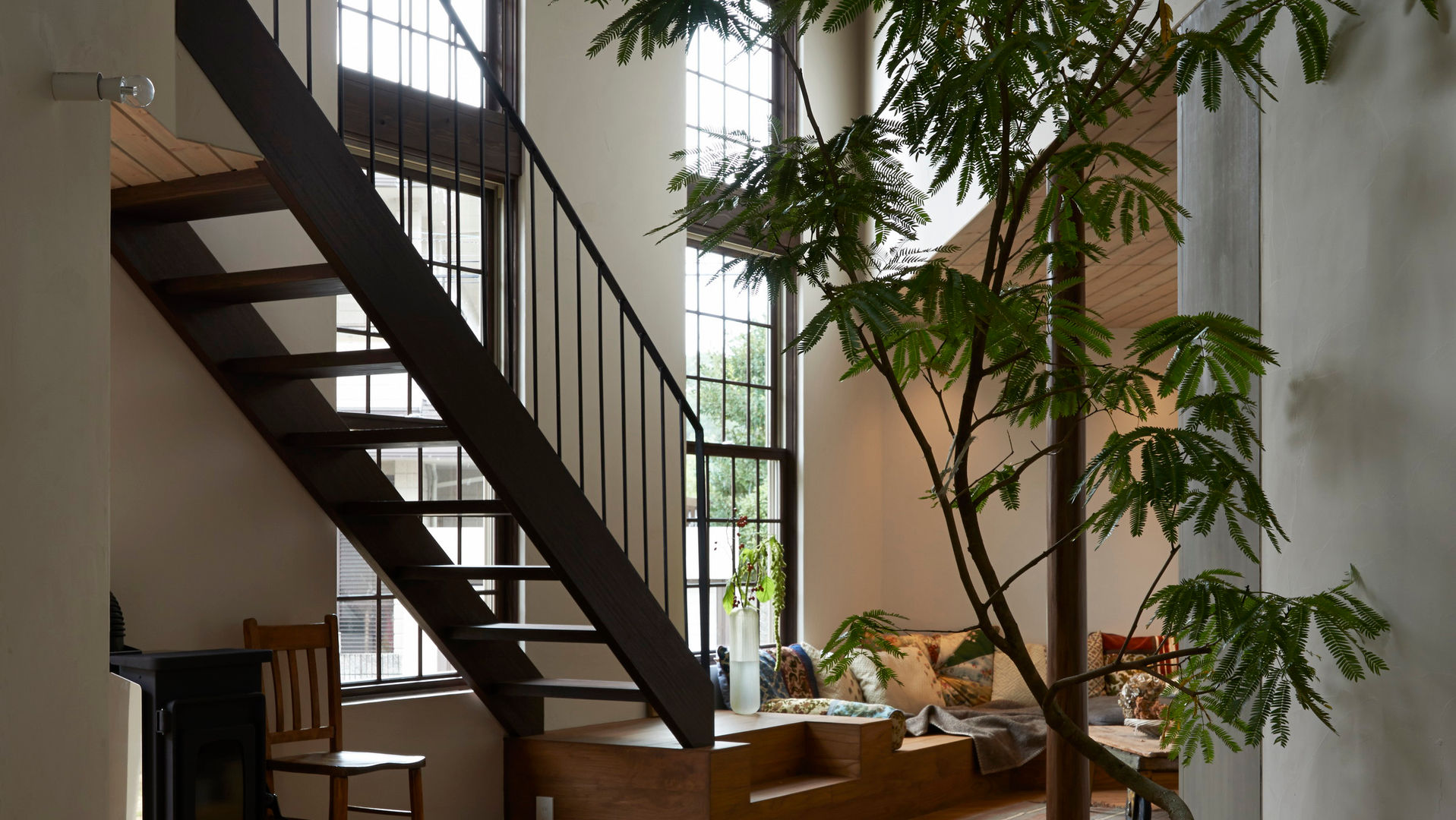 House in Nishitomigaoka, Mimasis Design／ミメイシス デザイン Mimasis Design／ミメイシス デザイン Modern living room لکڑی Wood effect