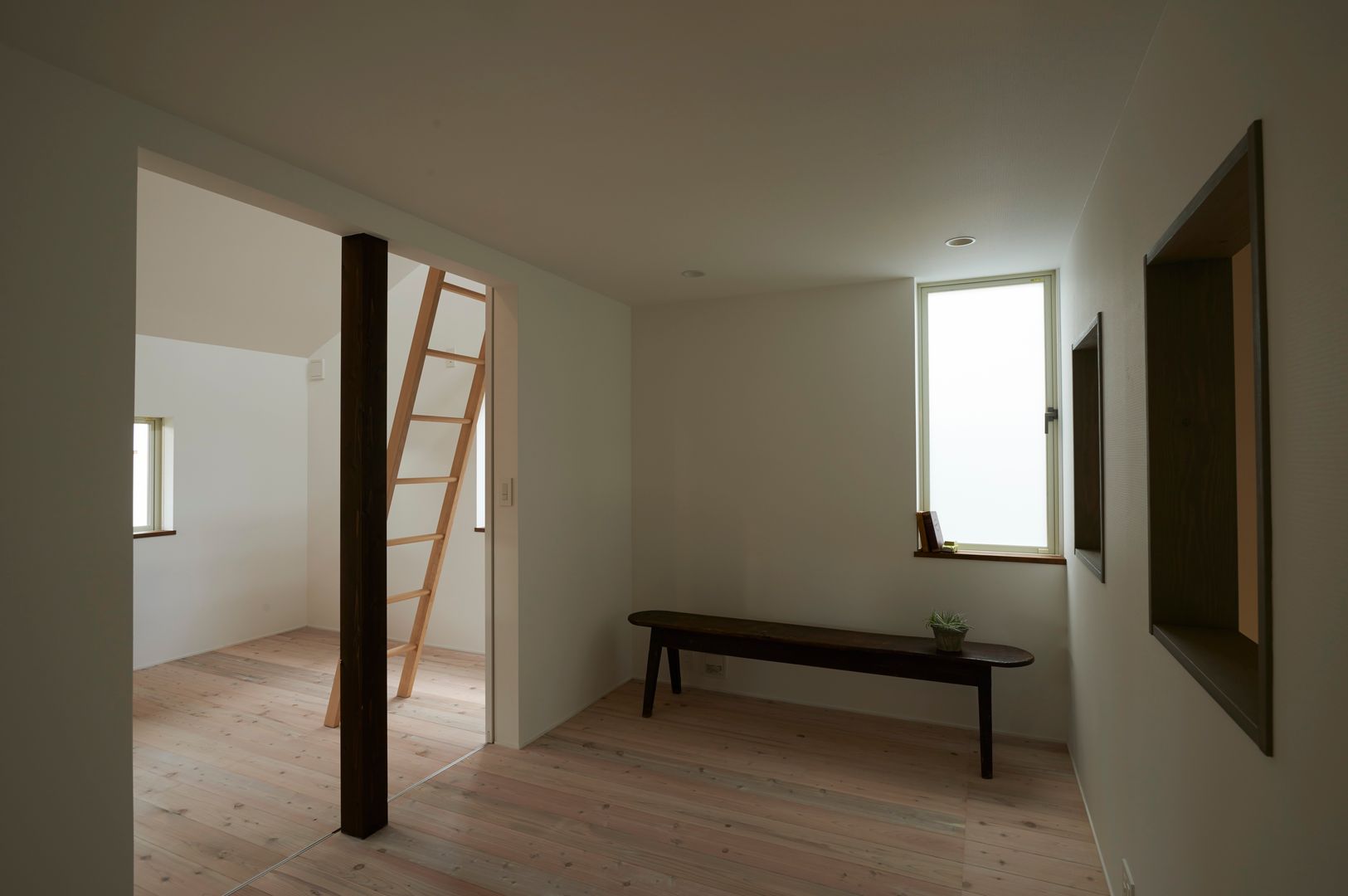 House in Nishitomigaoka, Mimasis Design／ミメイシス デザイン Mimasis Design／ミメイシス デザイン ห้องสันทนาการ ไม้ Wood effect