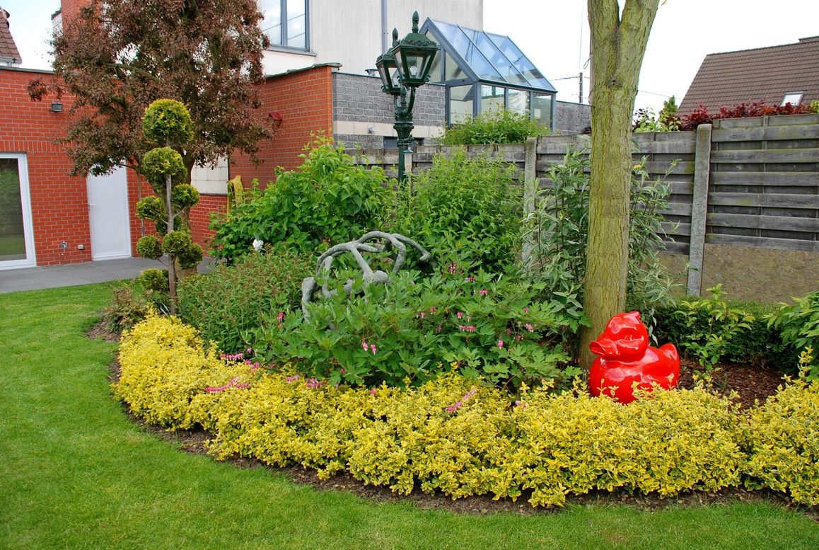 Jardin avec coin repas de 400M² , RVB PAYSAGE RVB PAYSAGE Jardines de estilo moderno