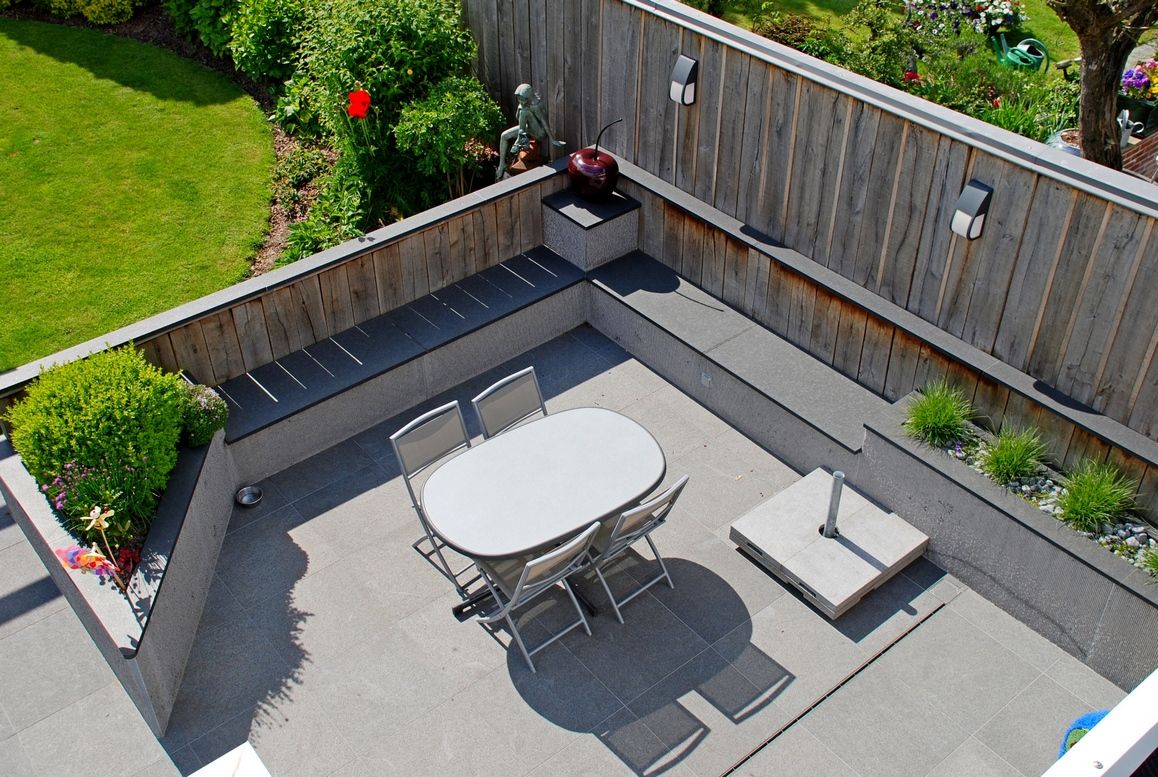 Jardin avec coin repas de 400M² , RVB PAYSAGE RVB PAYSAGE Modern style gardens Stone