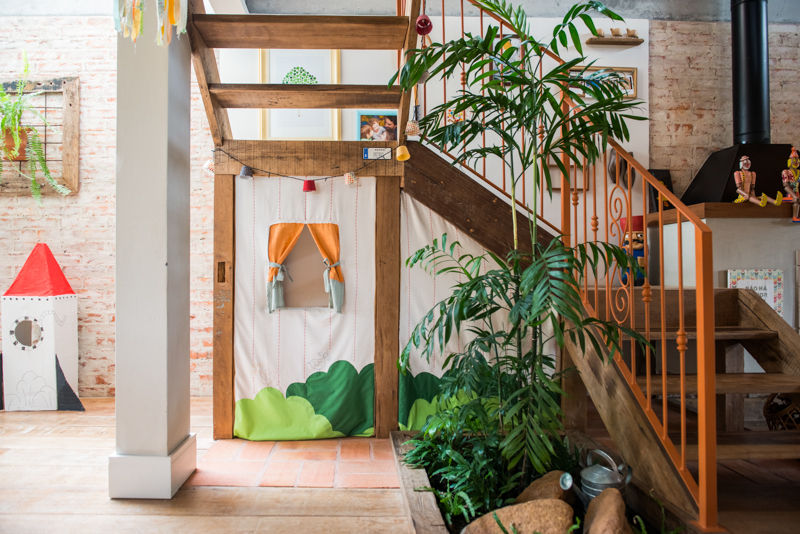 homify Colonial style corridor, hallway& stairs