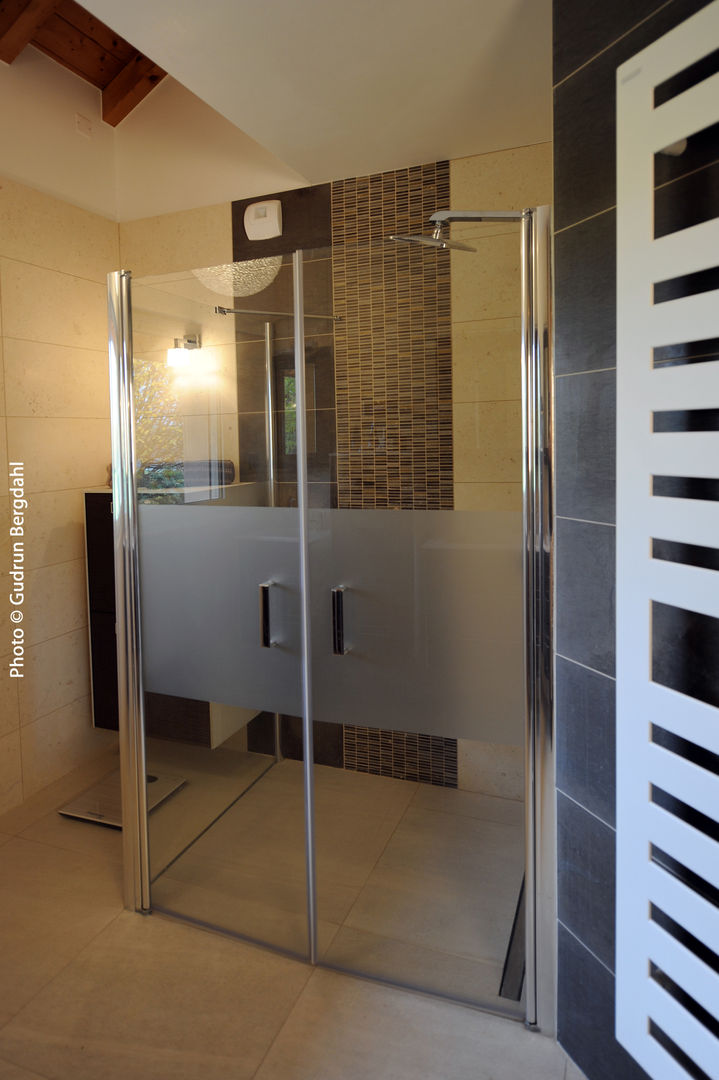 SDB élégante en marbre, ALG CONSEILS ALG CONSEILS Modern bathroom