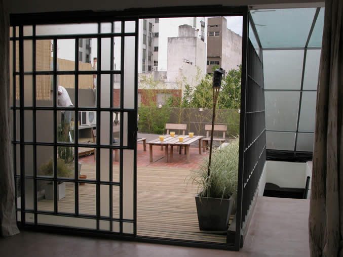 Reforma Hostel Palermo, DX ARQ - DisegnoX Arquitectos DX ARQ - DisegnoX Arquitectos Modern balcony, veranda & terrace