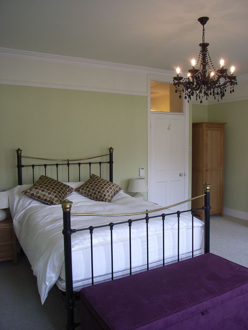 Traditional Bedroom Setting Style Within Klasik Yatak Odası purple bedroom,green bedroom,iron bedstead,bedroom chandelier,oak bedroom