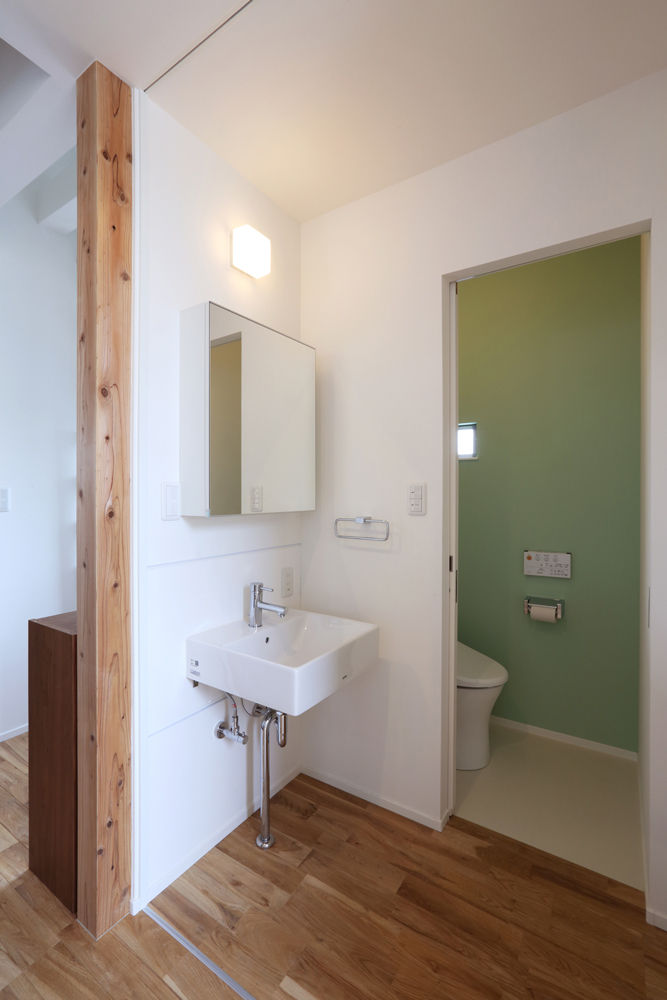 直方の家 , nano Architects nano Architects Modern bathroom لکڑی Wood effect