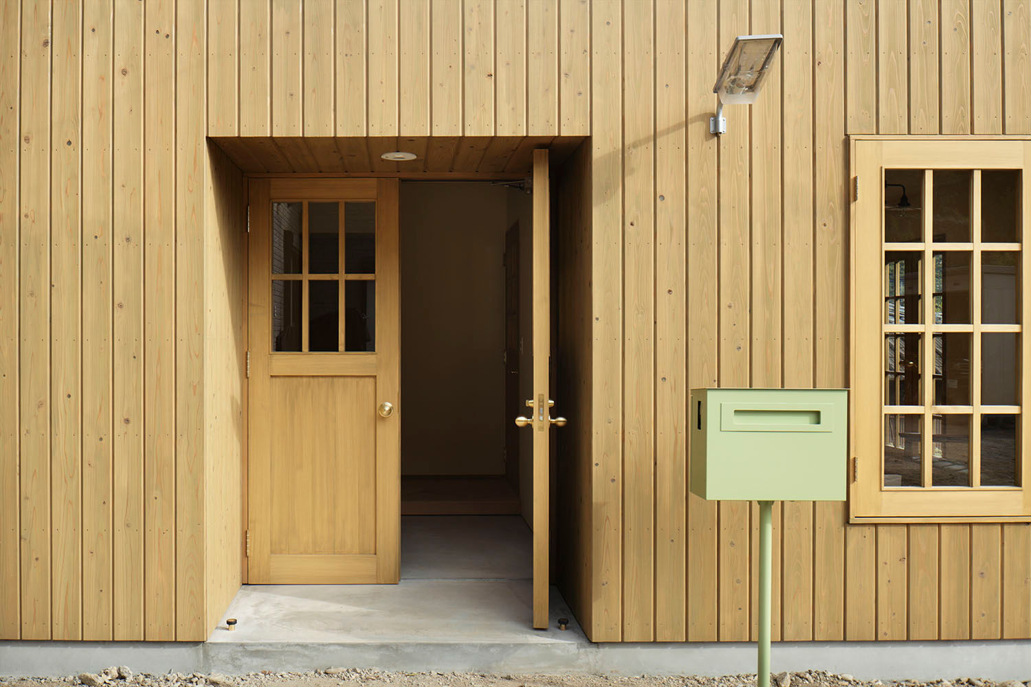 crescend, 株式会社CAPD 株式会社CAPD Classic style corridor, hallway and stairs Wood Wood effect