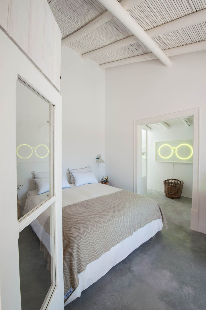 Pensão Agricola, atelier Rua - Arquitectos atelier Rua - Arquitectos Mediterranean style bedroom