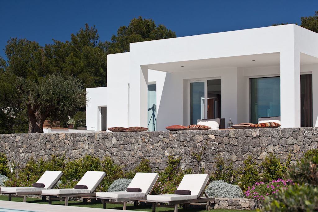 CAP NEGRET, ANTONIO HUERTA ARQUITECTOS ANTONIO HUERTA ARQUITECTOS Casas mediterráneas