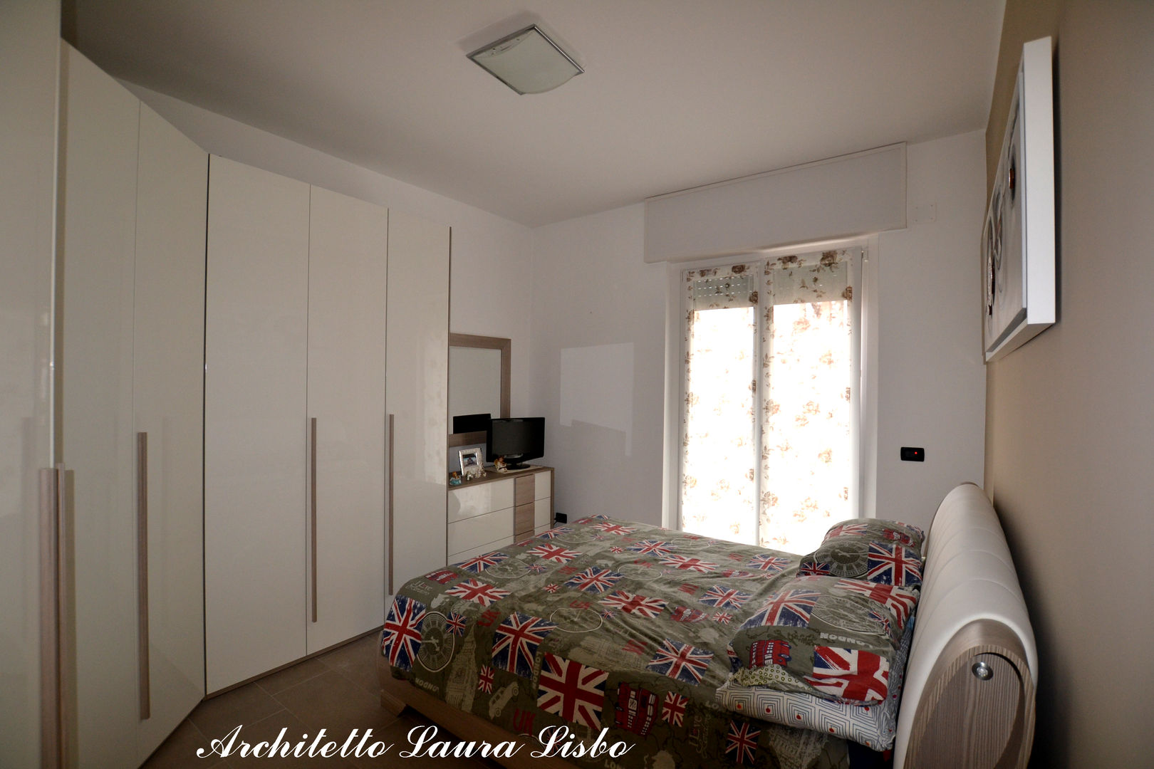 un appartamento per 3!, ARCHITETTO LAURA LISBO ARCHITETTO LAURA LISBO غرفة نوم