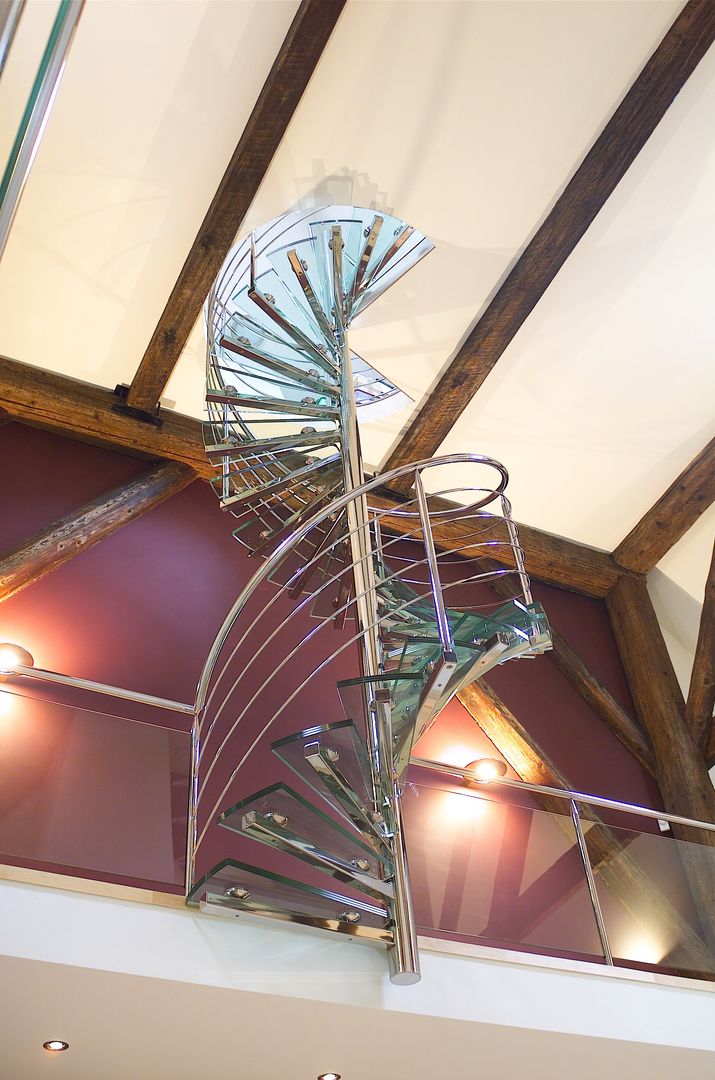 EeStairs® Spiral staircases, EeStairs | Stairs and balustrades EeStairs | Stairs and balustrades 現代風玄關、走廊與階梯 玻璃