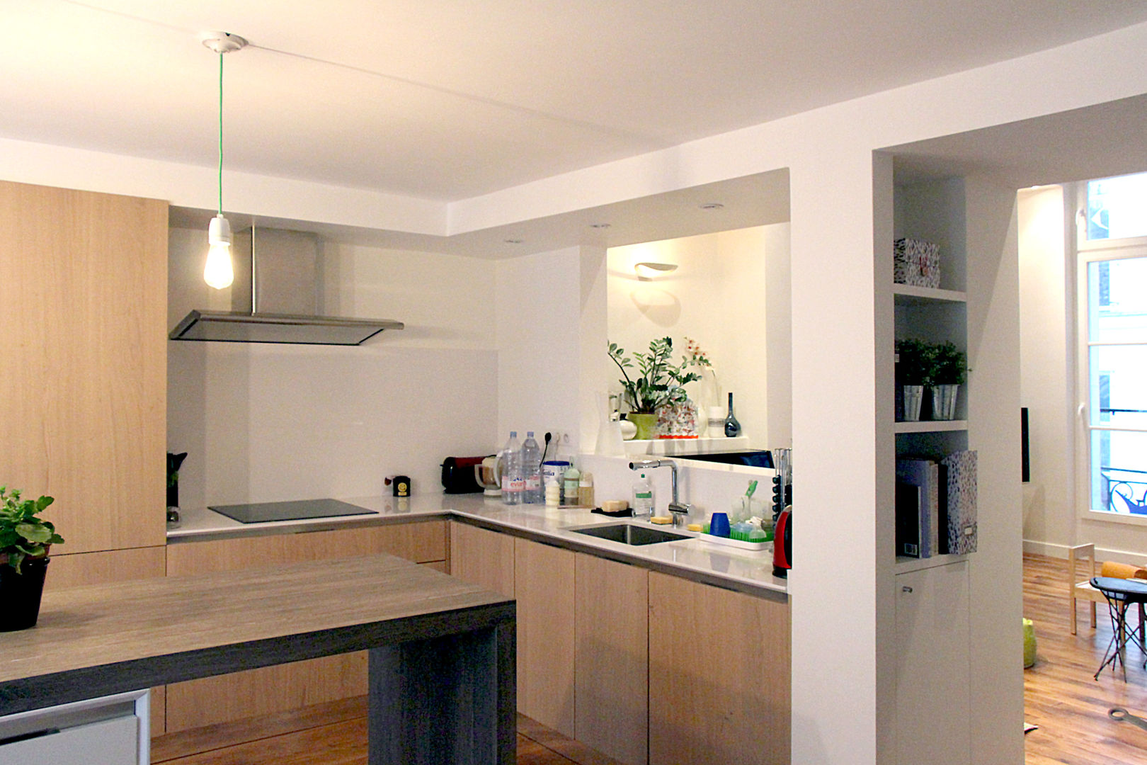 Appartement dans le Marais à Paris, Olivier Stadler Architecte Olivier Stadler Architecte Modern style kitchen Wood Wood effect
