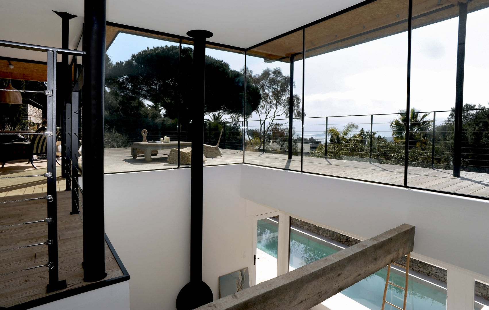 Villa M1, frederique Legon Pyra architecte frederique Legon Pyra architecte Modern balcony, veranda & terrace