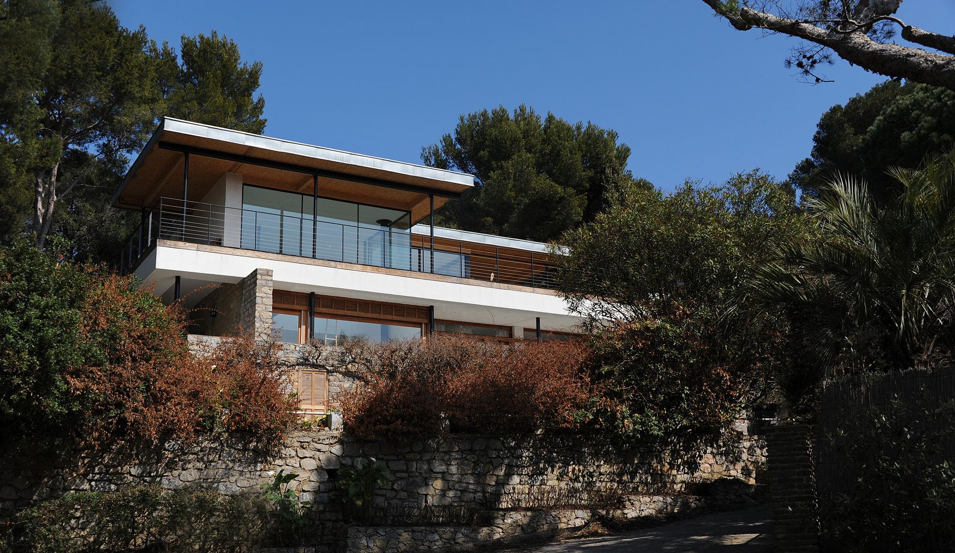 Villa M1, frederique Legon Pyra architecte frederique Legon Pyra architecte 모던스타일 주택