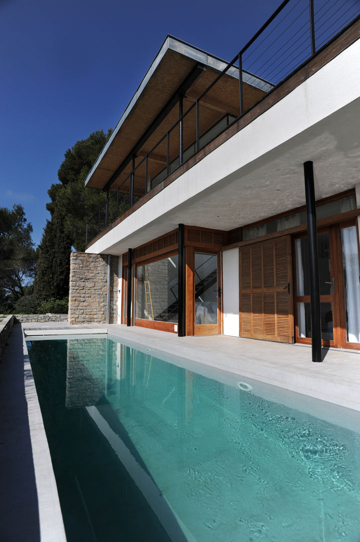 Villa M1, frederique Legon Pyra architecte frederique Legon Pyra architecte Modern pool