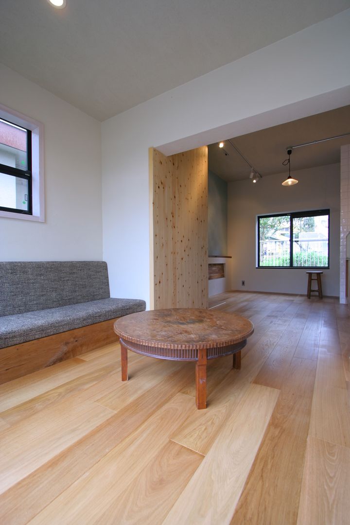 House in Nakatomigaoka, Mimasis Design／ミメイシス デザイン Mimasis Design／ミメイシス デザイン Salas modernas