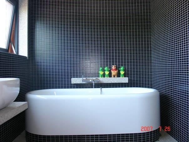 Private house building in Lousada (Portugal), Dynamic444 Dynamic444 Modern Bathroom