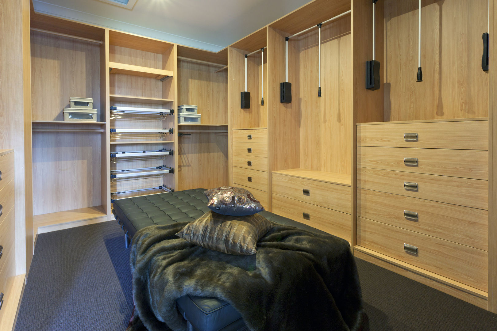 Oak Walkin closet Piwko-Bespoke Fitted Furniture Modern style bedroom Chipboard Wardrobes & closets