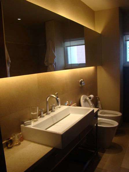 Piso urbano, gatarqs gatarqs Modern Banyo