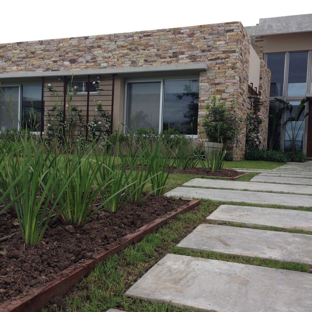 un jardin impactante, BAIRES GREEN BAIRES GREEN Taman Klasik