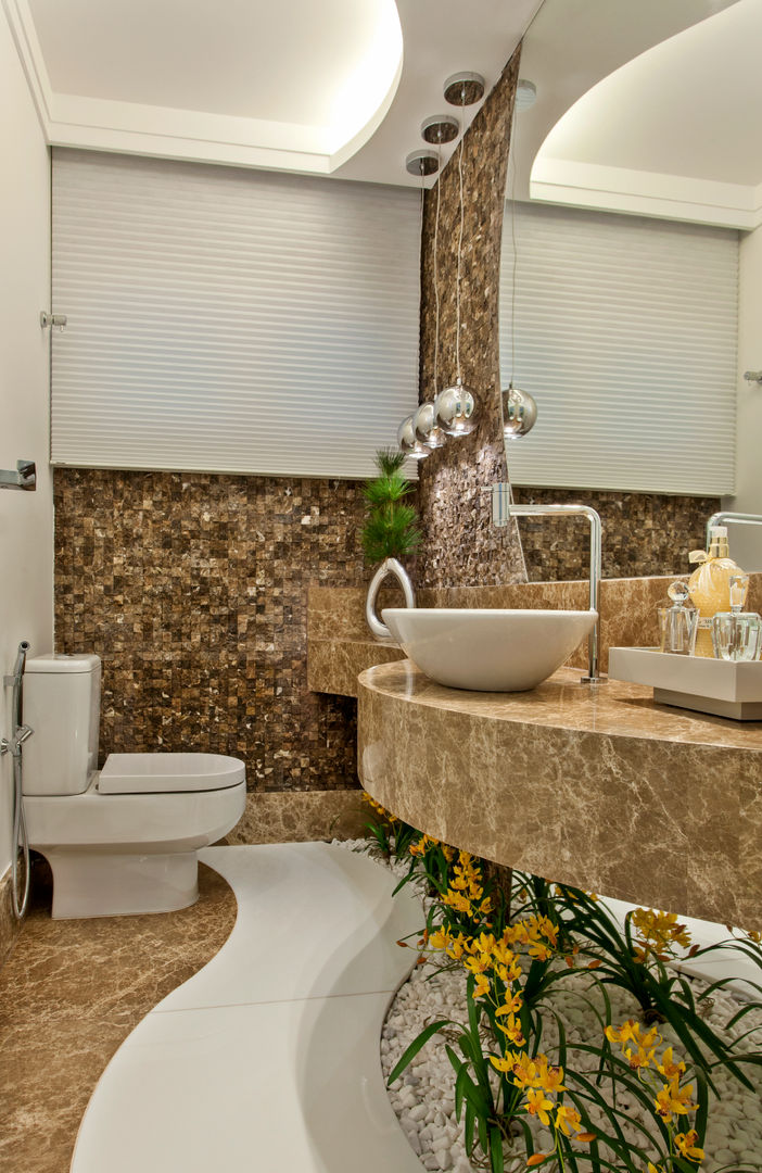 homify Modern bathroom سنگ مرمر