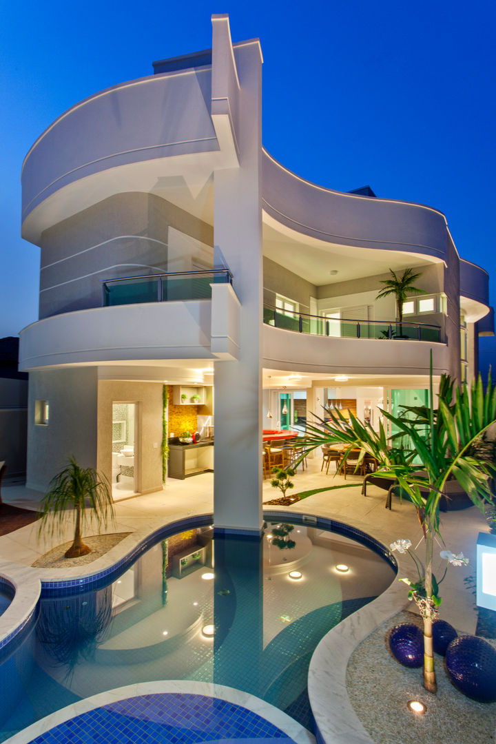 homify Modern houses Concrete